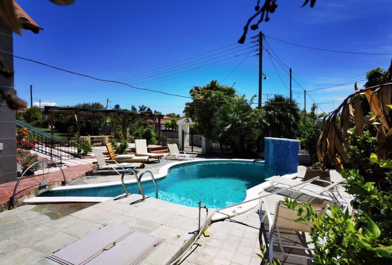 Rural Villa Private Pool, Bbq, Court ,20' Airport Nea Kallikrateia Exterior foto