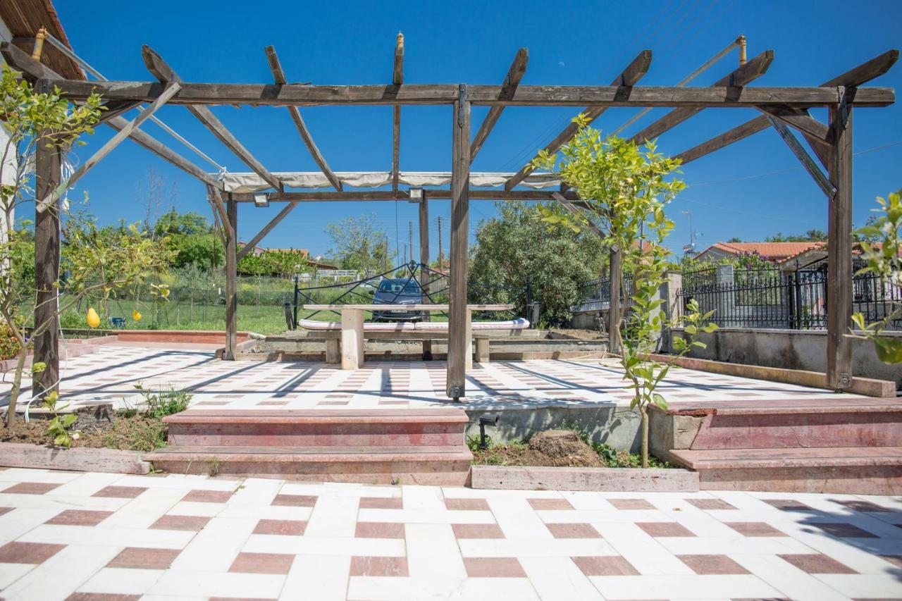 Rural Villa Private Pool, Bbq, Court ,20' Airport Nea Kallikrateia Exterior foto